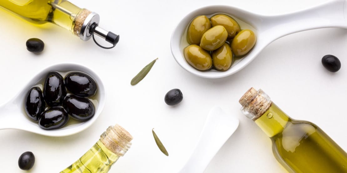 olives noires et olives vertes