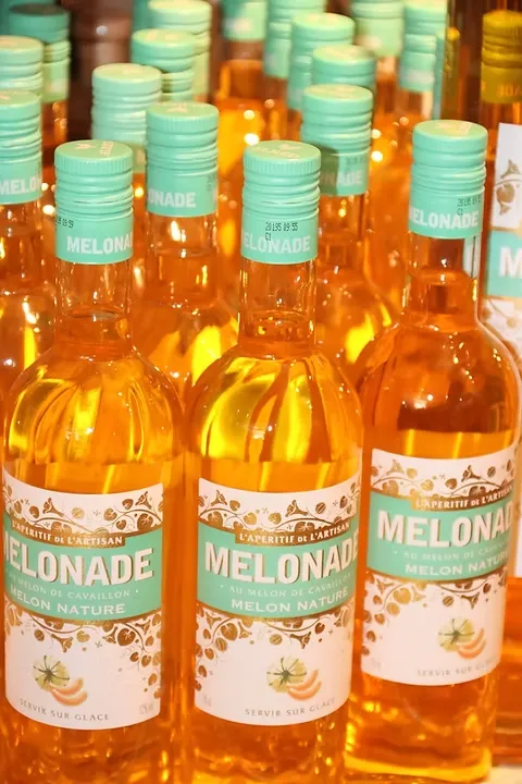 Bouteilles de boisson Melonade au melon de Cavaillon