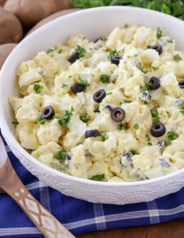 Salade pommes de terre olives en rondelles